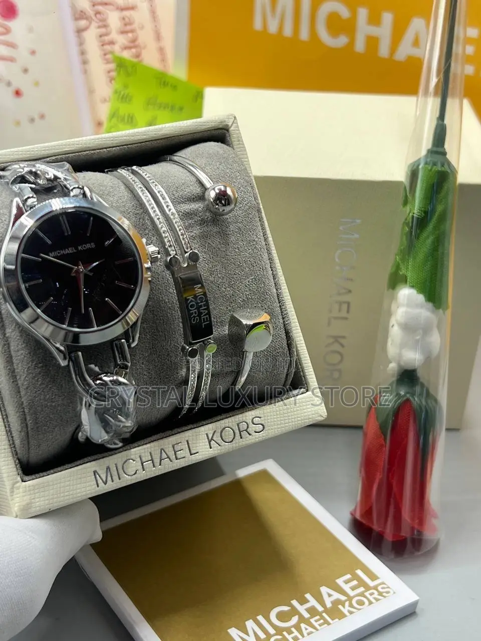 Micheal Kors Quality Ladies Chain Strap Watch and When Chan