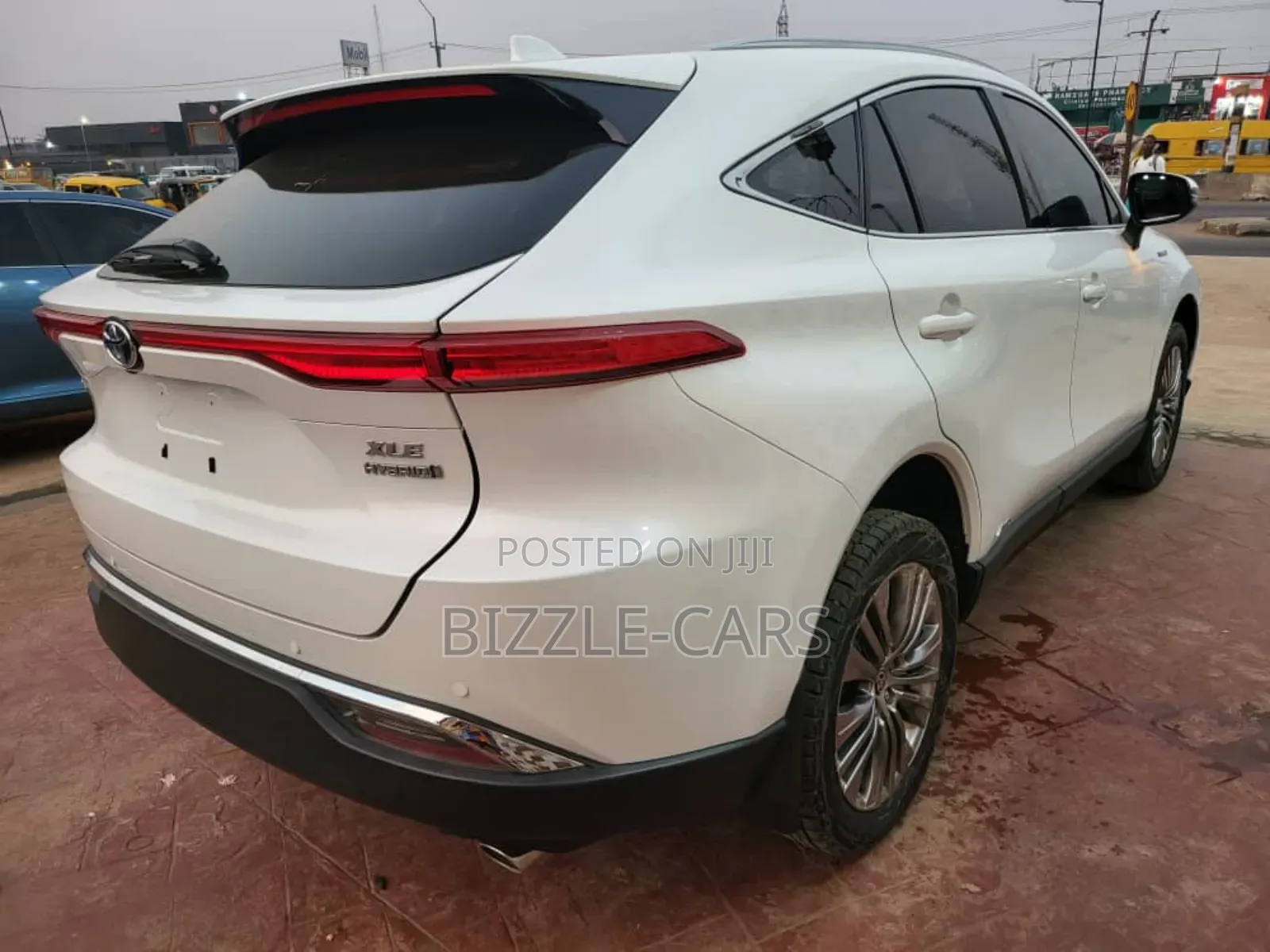 Toyota Venza XLE 2022 White