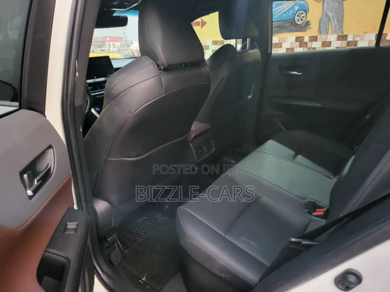 Toyota Venza XLE 2022 White