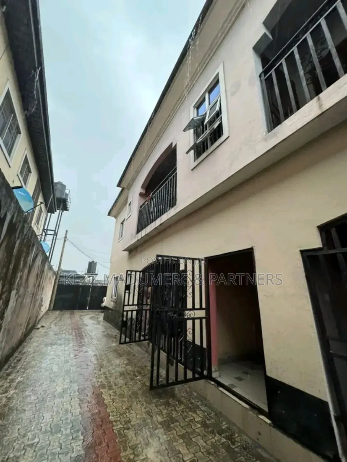4bdrm Block of Flats in Woji , Port Harcourt for sale