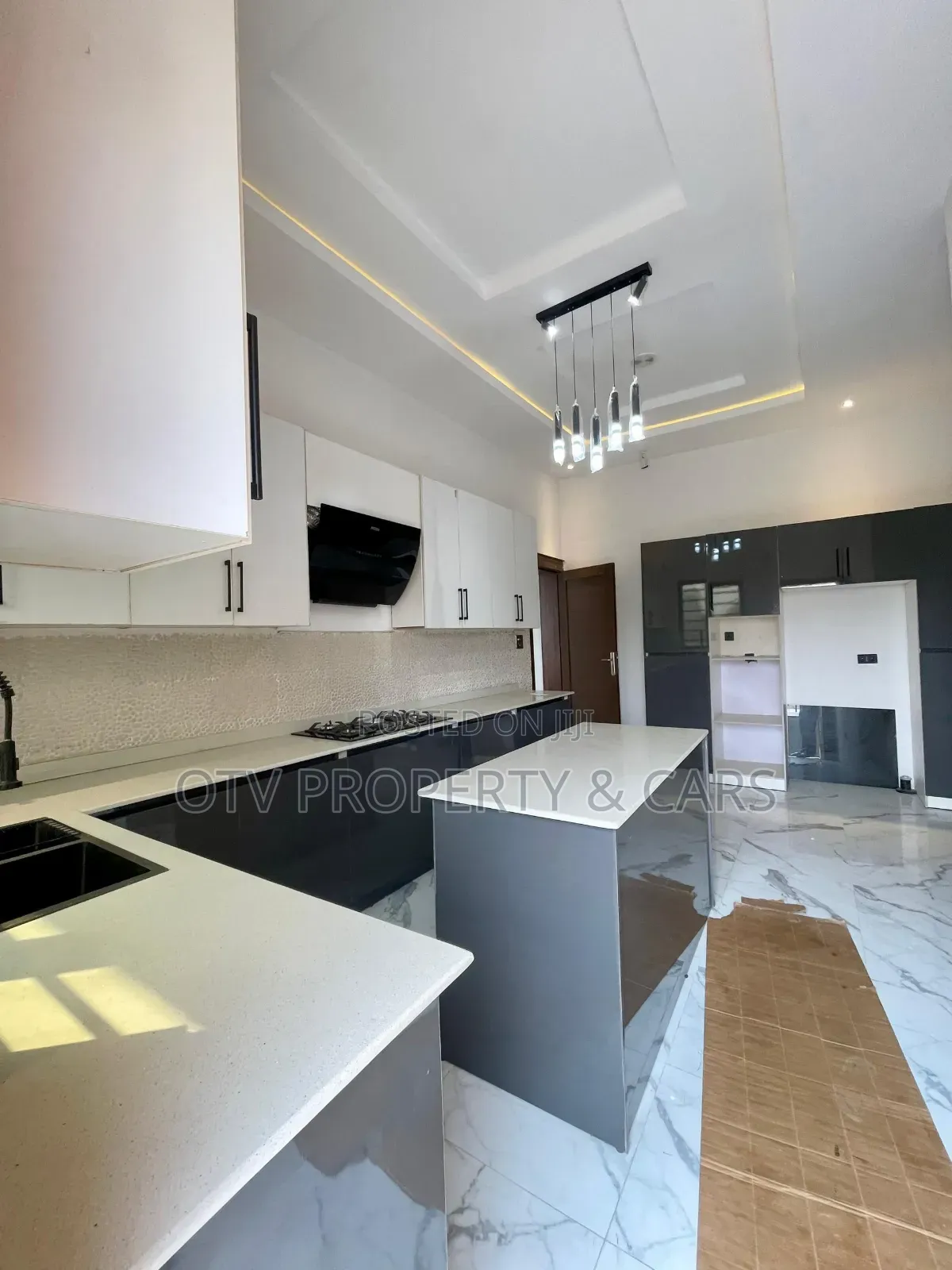 Furnished 5bdrm Duplex in Ikate for sale