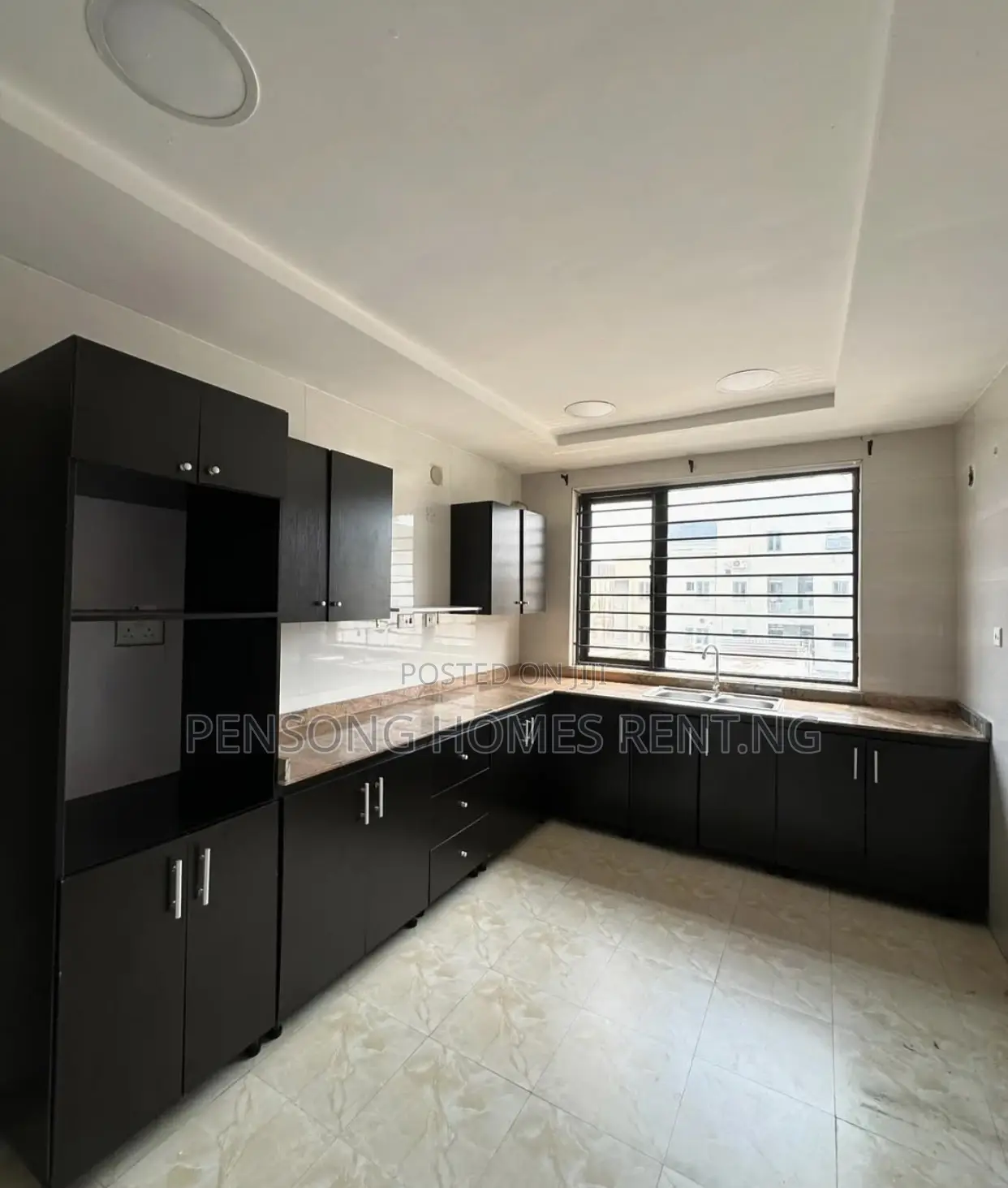 3bdrm Apartment in Lekki Phase 1 for rent