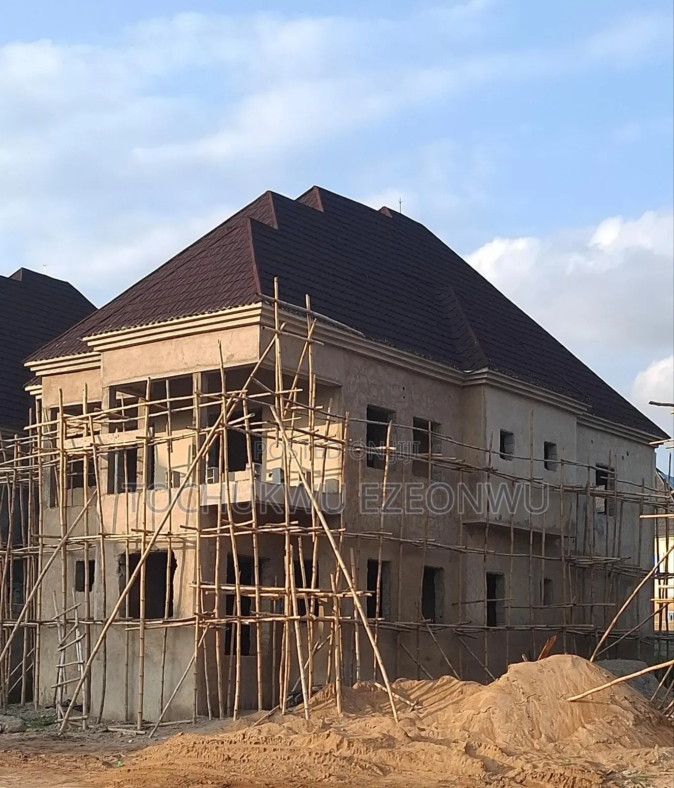 5bdrm Duplex in Summit Estate, Lugbe District for sale