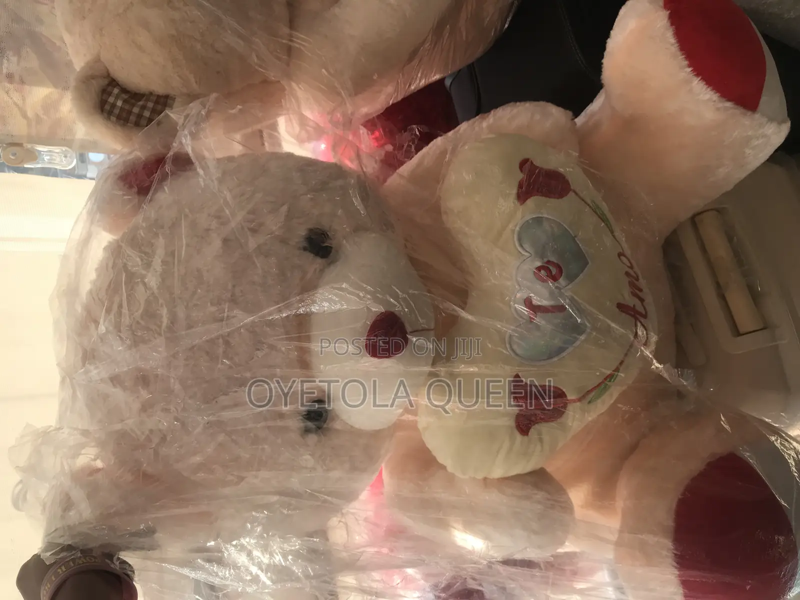 Beautifully Designed Giant Teddybear/Fluffy Toys