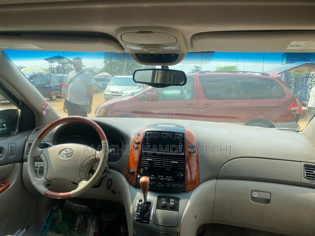 Toyota Sienna XLE Limited 2007 Gold