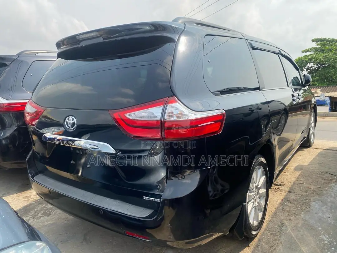 Toyota Sienna 2017 Black