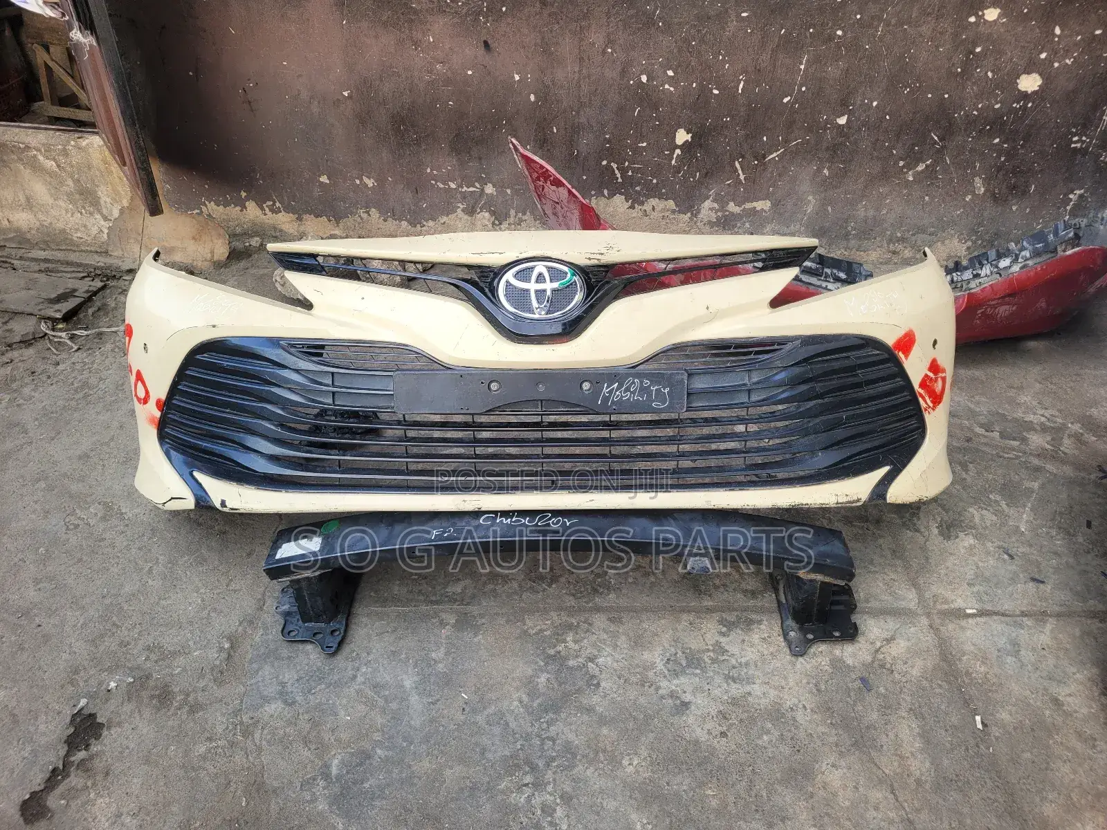 Complete Front Bumper Camry 2018 LE