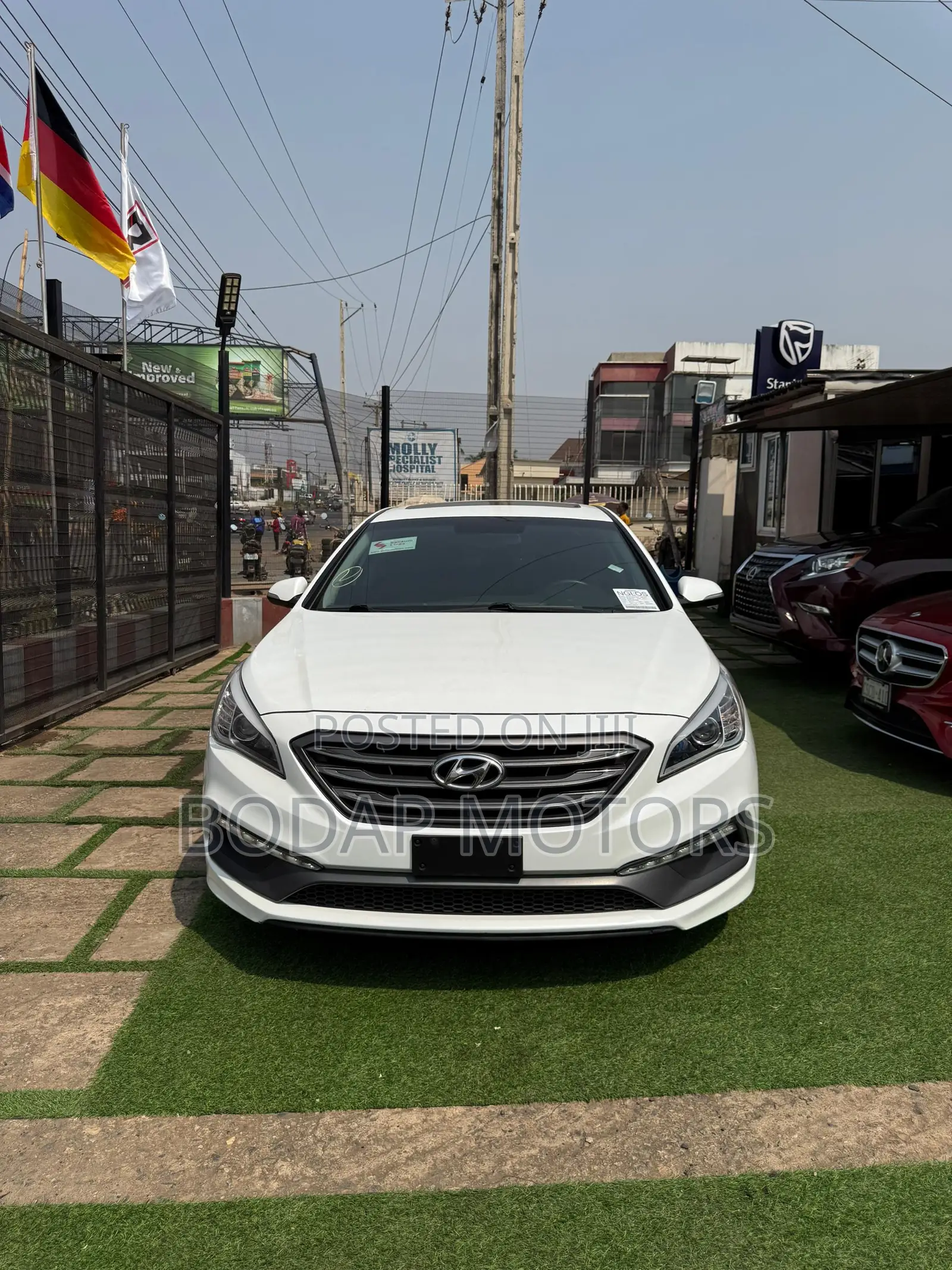 Hyundai Sonata Sport Sedan FWD (2.4L 4cyl 6A) 2016 White