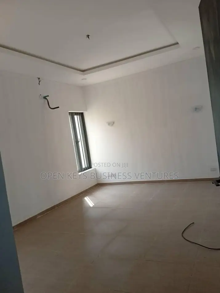 Furnished 3bdrm Duplex in Queen'S School Gra, Apata for sale