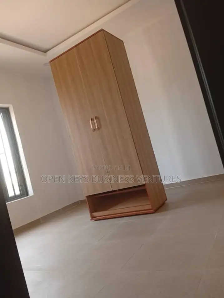 Furnished 3bdrm Duplex in Queen'S School Gra, Apata for sale