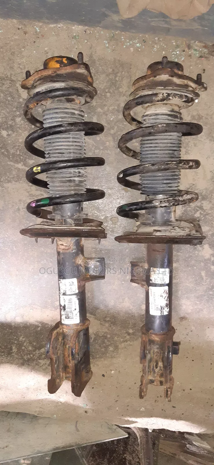 Front Shock Absorbers Hyundai Santafe 2015
