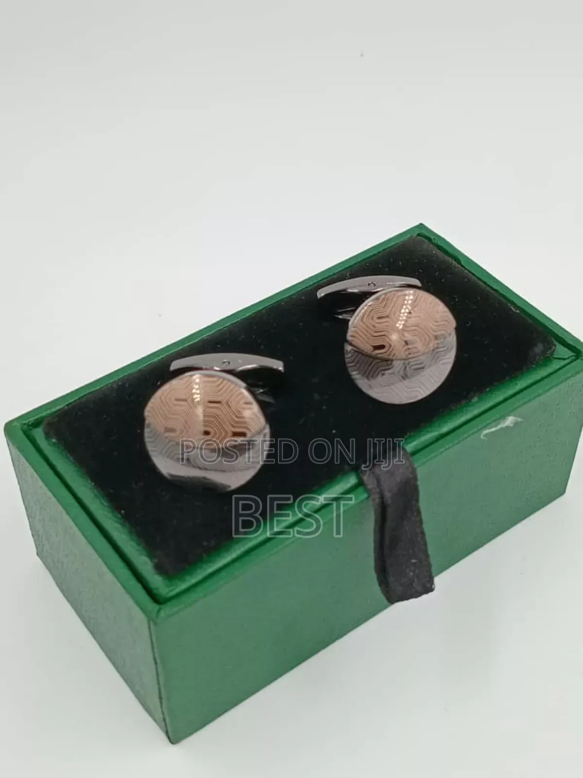 Original Quality Cufflinks for Shirts and Senator Wears.