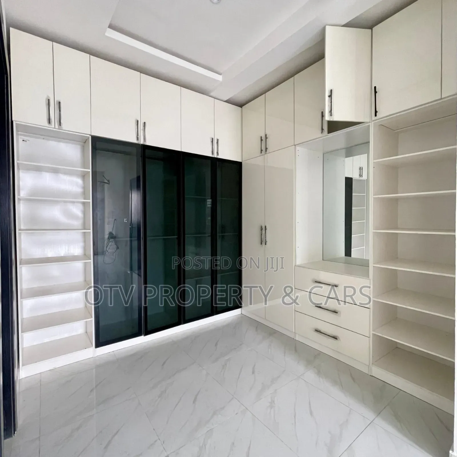 Furnished 5bdrm Duplex in Ikate for sale
