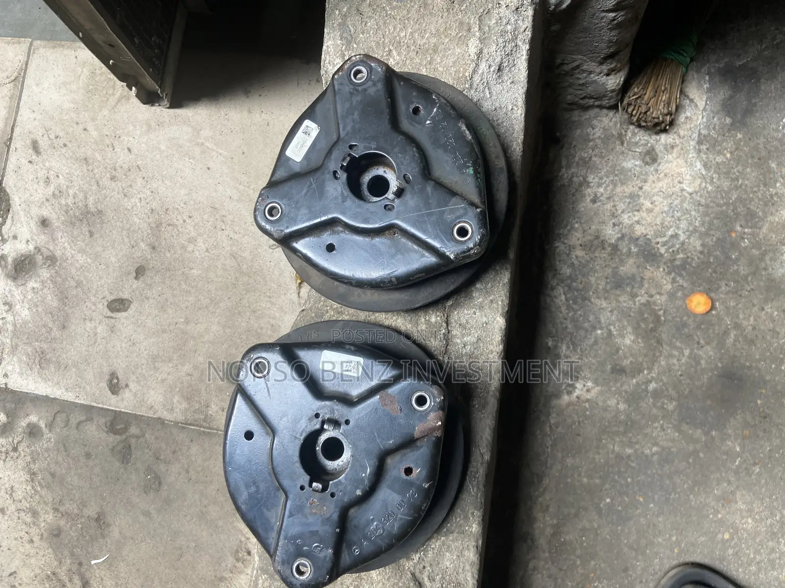 Set Of Front Shock C300 (W204)