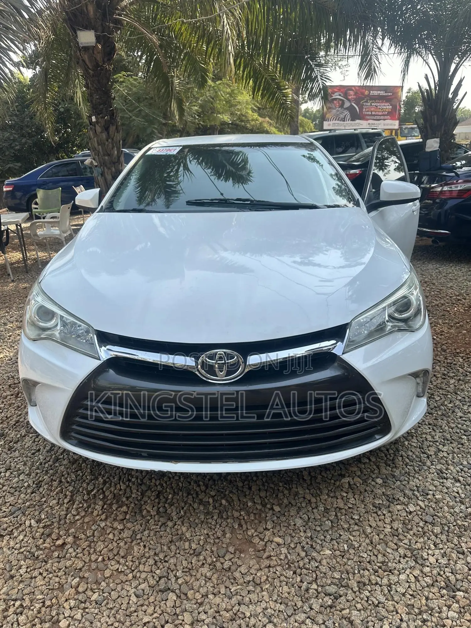 Toyota Camry SE 4dr Sedan (2.5L 4cyl 6A) 2016 White