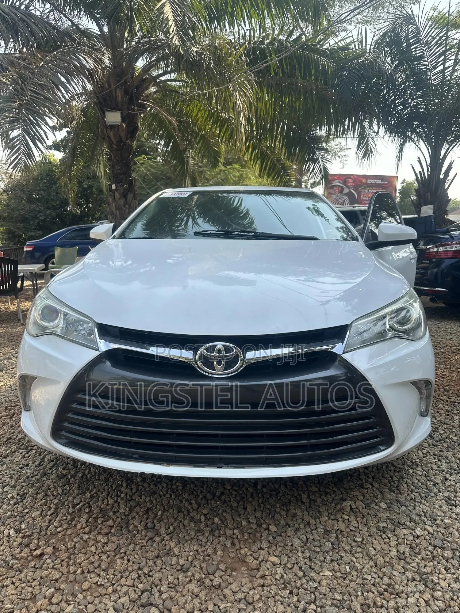 Toyota Camry SE 4dr Sedan (2.5L 4cyl 6A) 2016 White