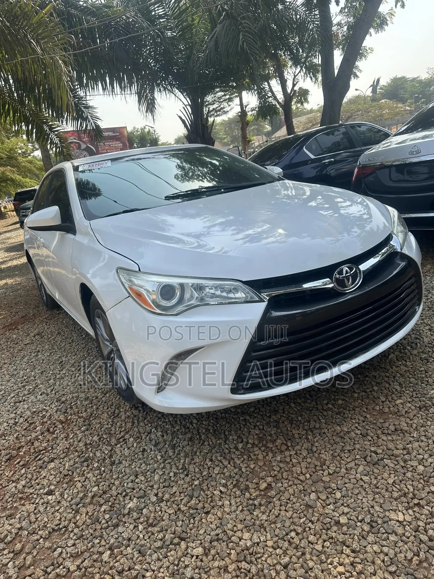 Toyota Camry SE 4dr Sedan (2.5L 4cyl 6A) 2016 White