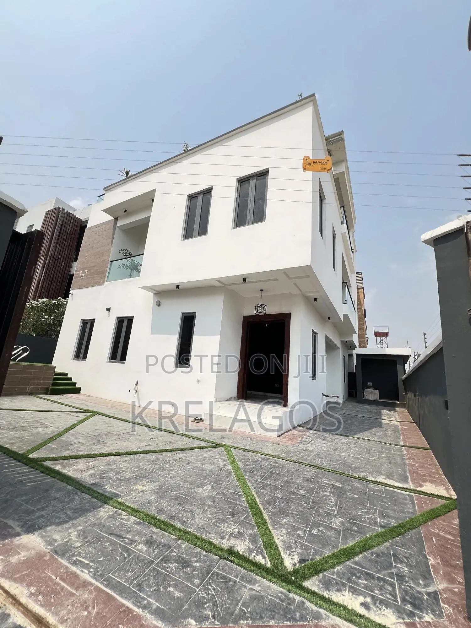 5bdrm Duplex in Ikate for sale