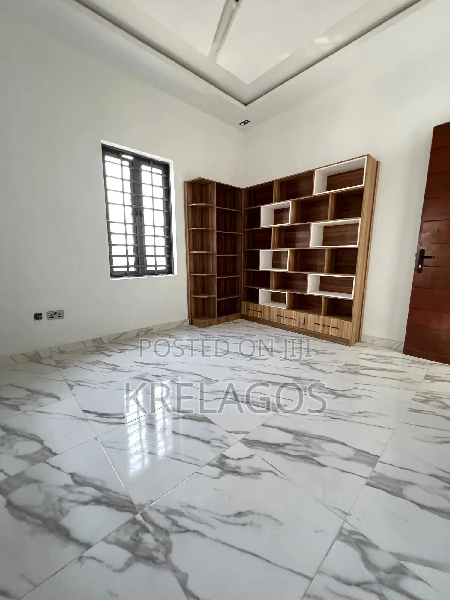 5bdrm Duplex in Ikate for sale