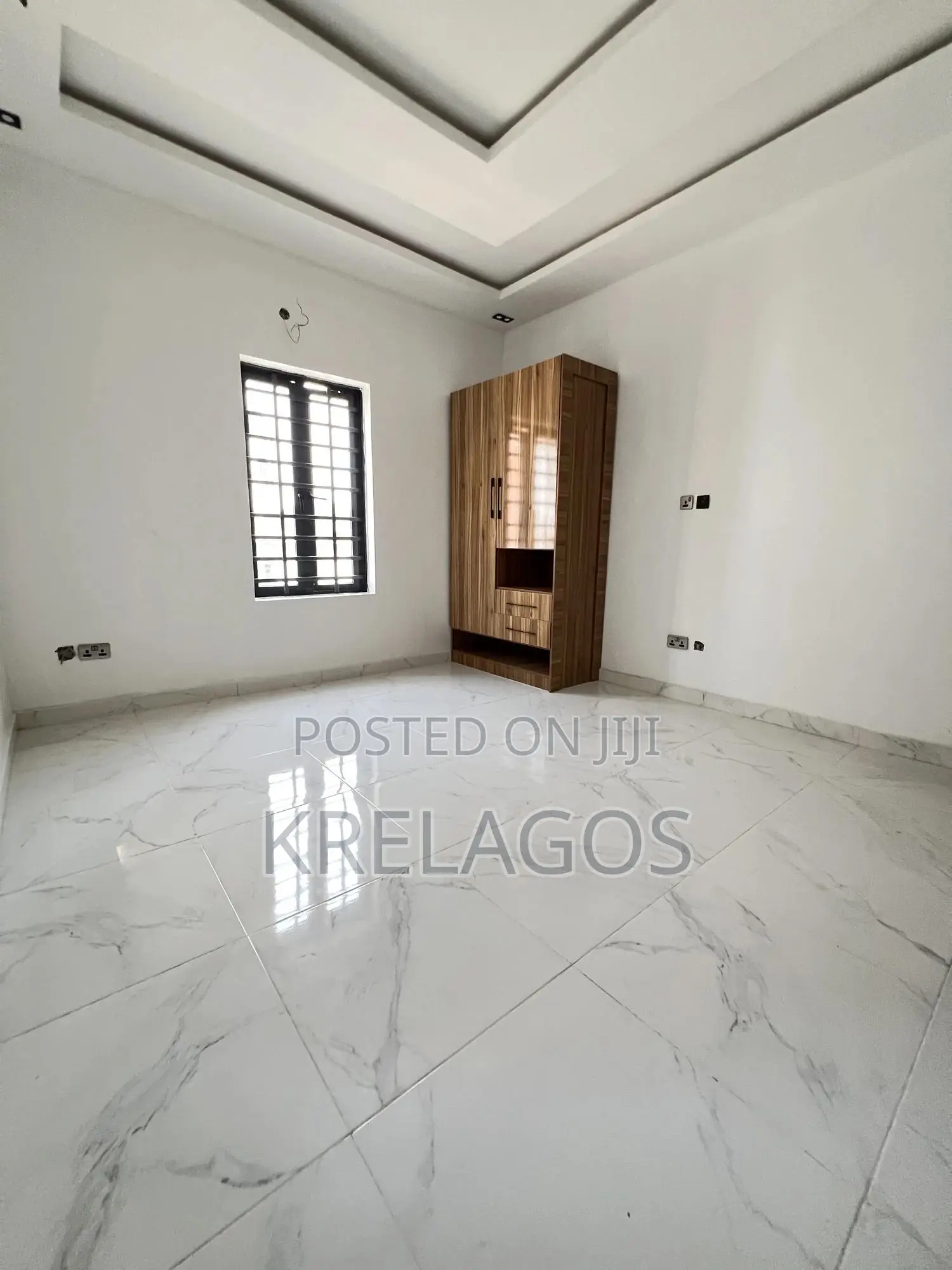 5bdrm Duplex in Ikate for sale