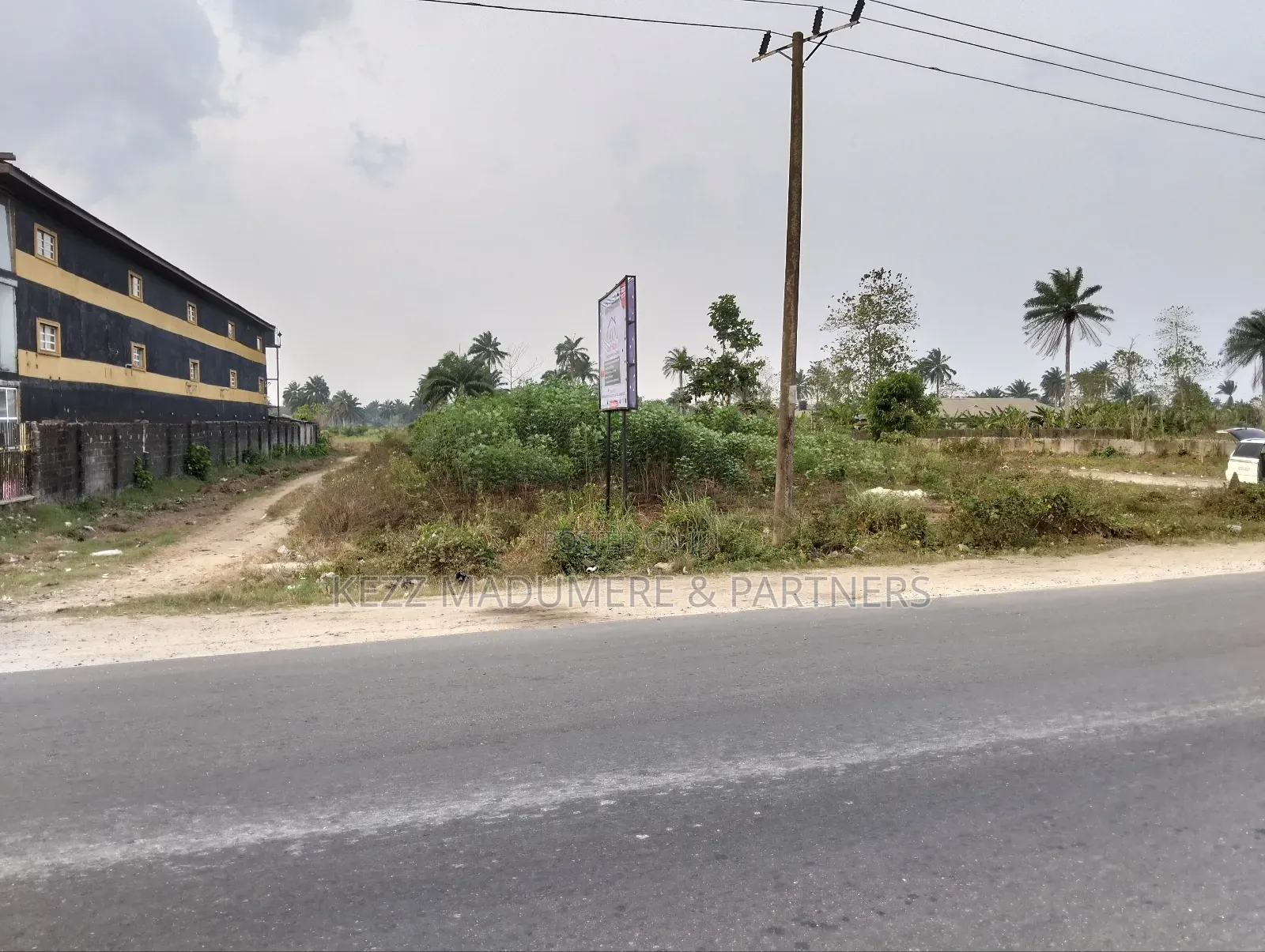 For Sale : 6 Plots Opposite Int'l Airport Hotel, Omagwa