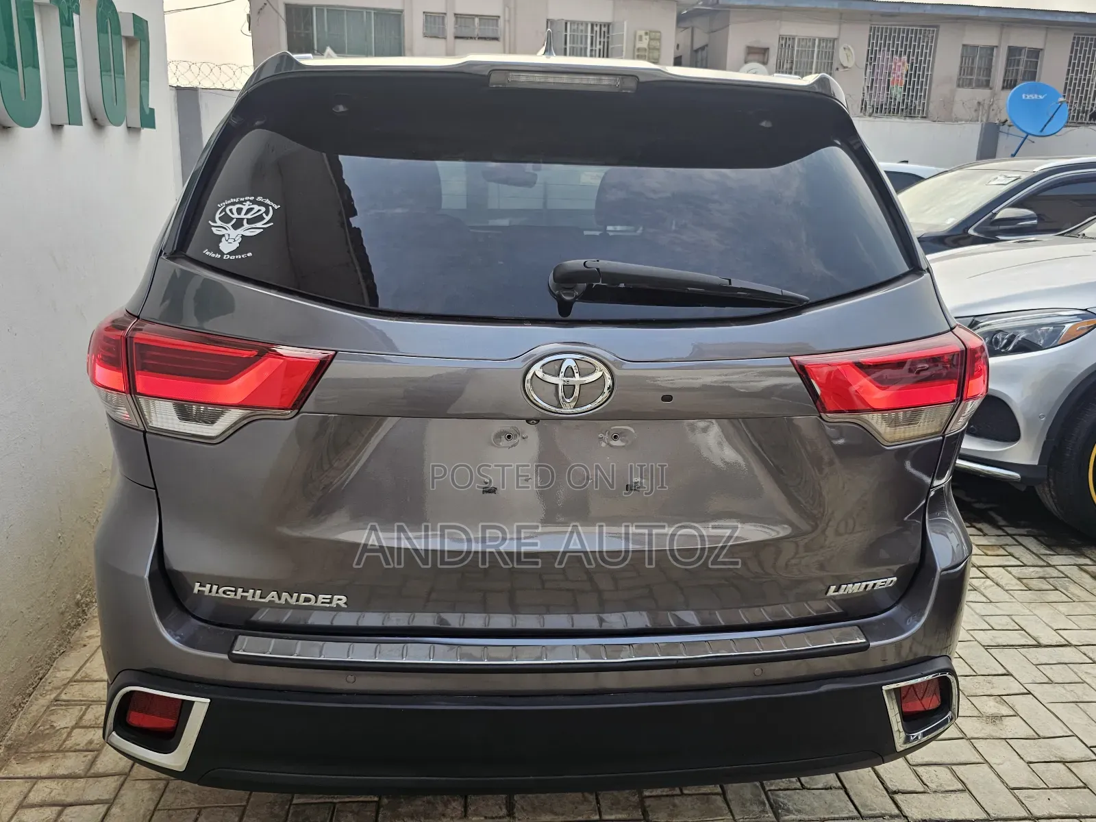 Toyota Highlander Limited 4x4 V6 (3.5L 6cyl 8A) 2018 Gray