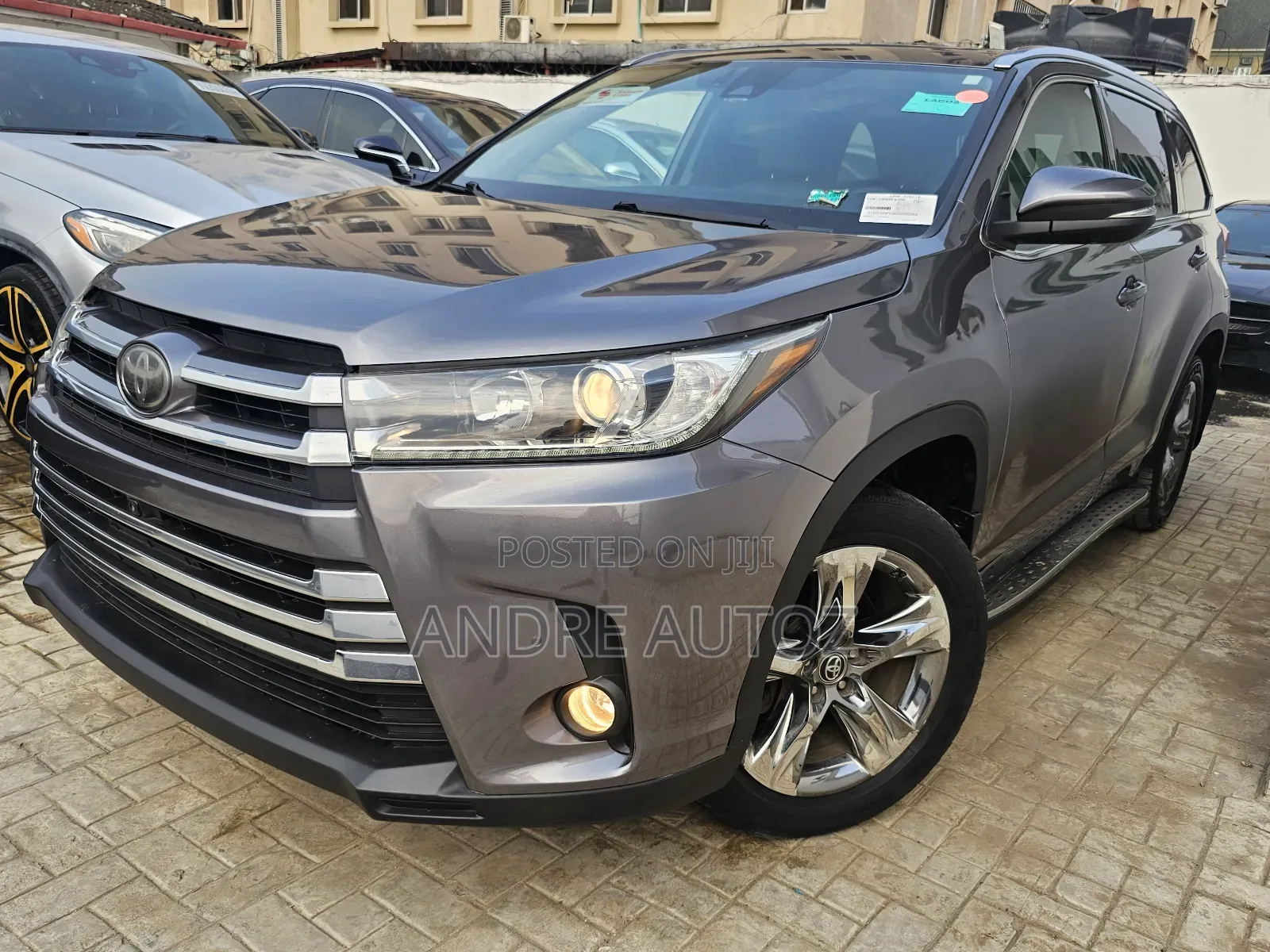 Toyota Highlander Limited 4x4 V6 (3.5L 6cyl 8A) 2018 Gray