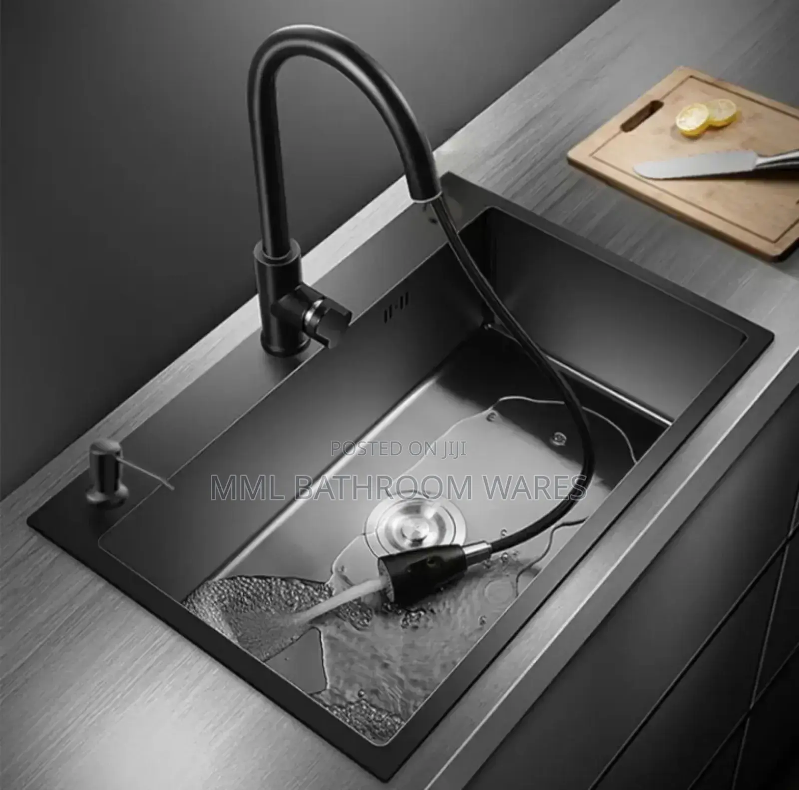 Single Bowl Kitchen Sink With Pull-Out Faucet