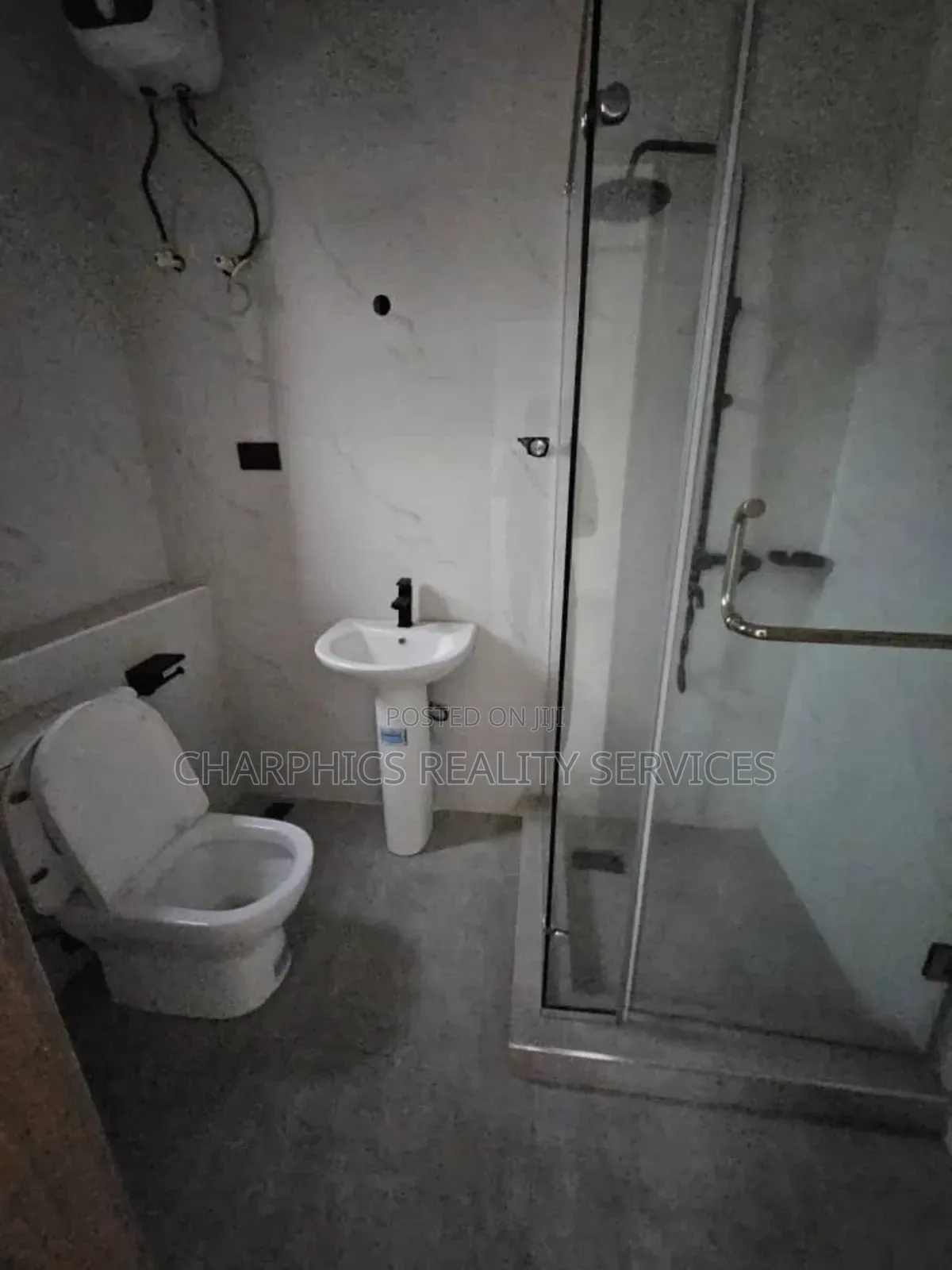 4bdrm Duplex in Thomas Estate for sale