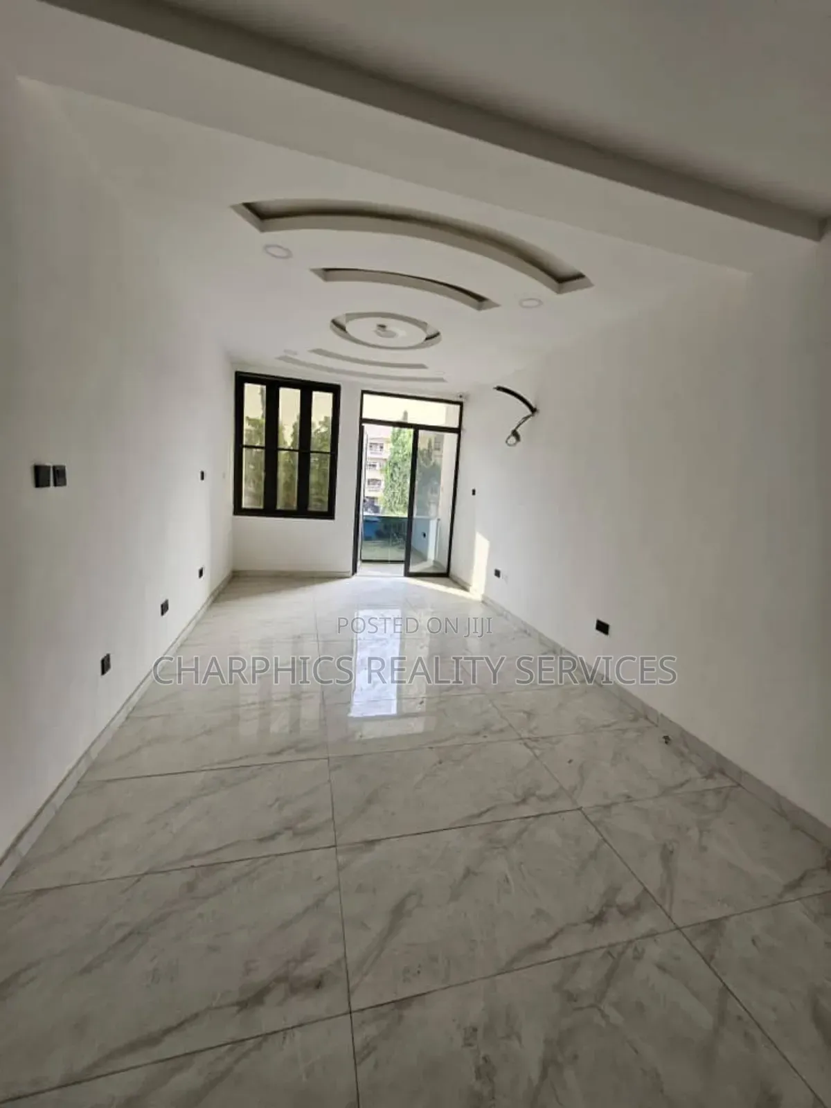 4bdrm Duplex in Thomas Estate for sale