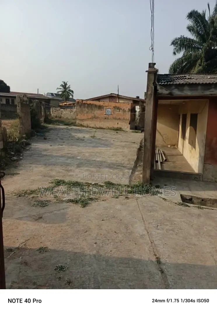 3bdrm Block of Flats in Leo, Akure for sale