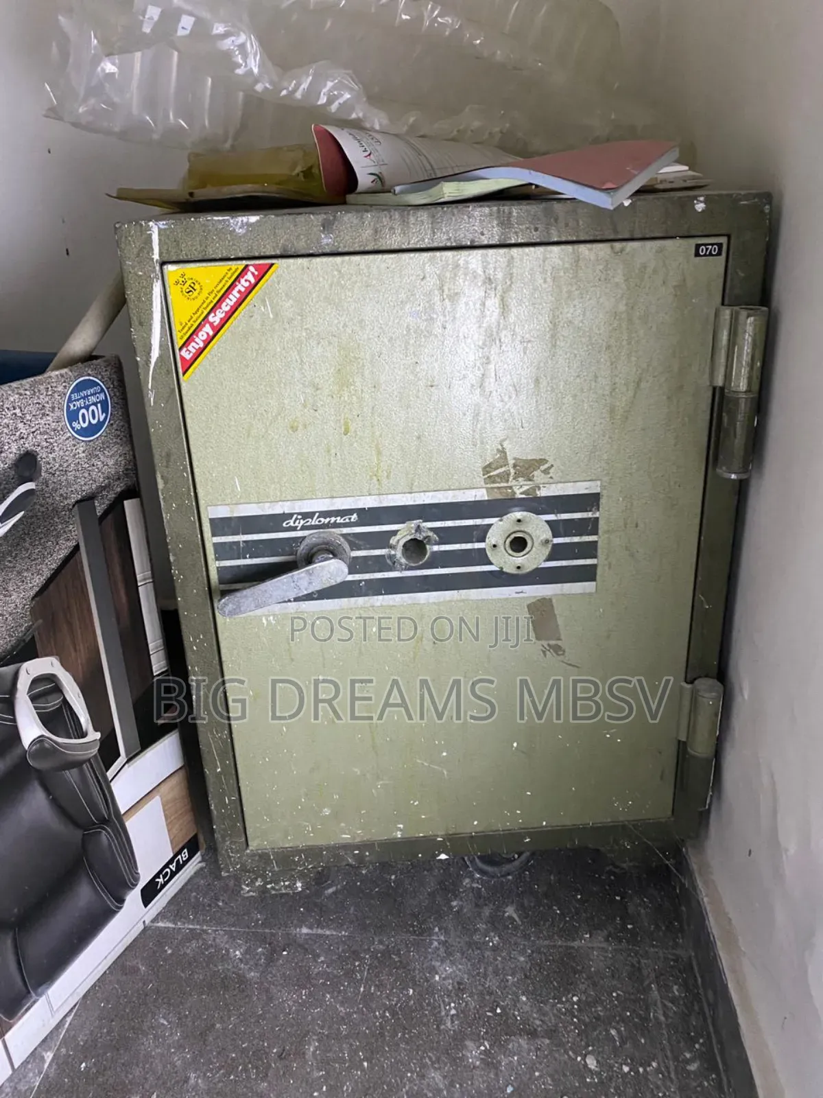 Manual And Digital Fireproof Safe Repair