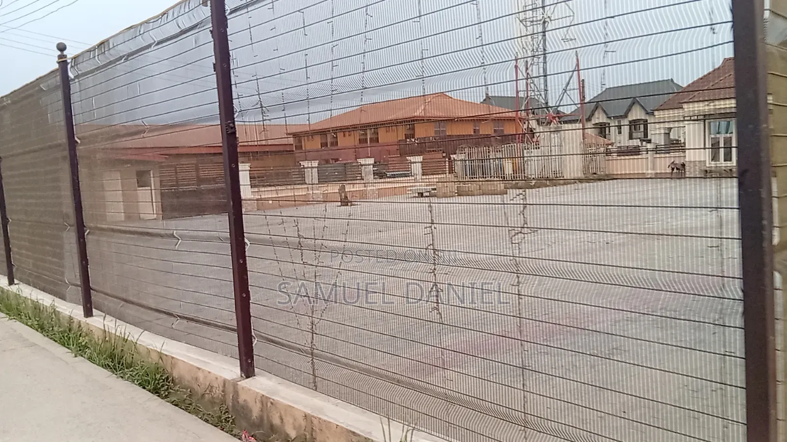 Over 900 Square Meter for Lease Facing Road