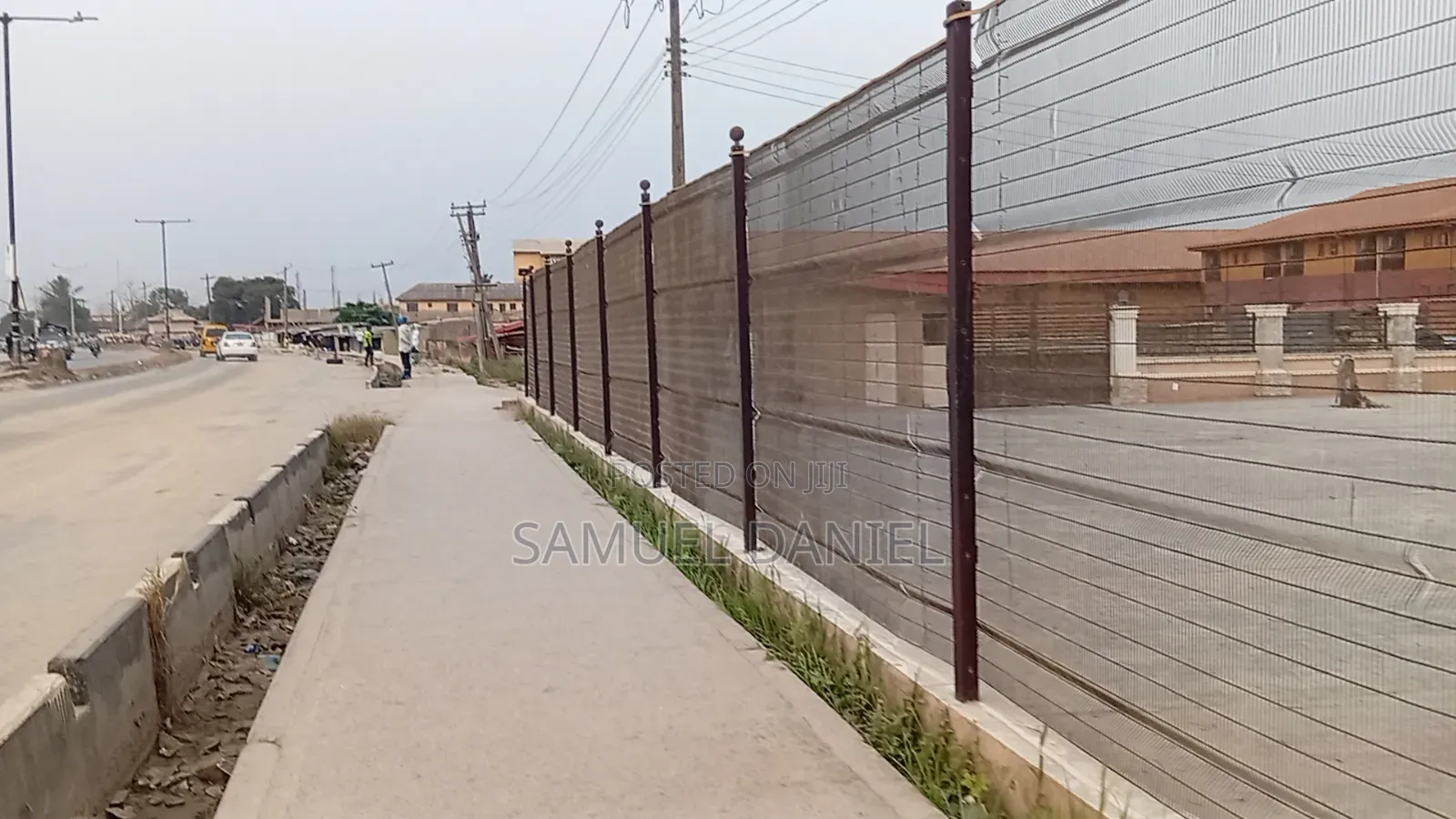Over 900 Square Meter for Lease Facing Road