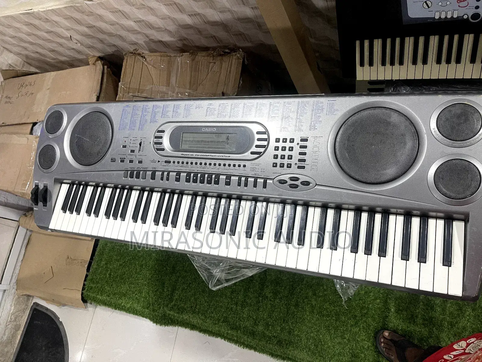 Casio WK1630 6 Octaves Keyboard 76 Keys