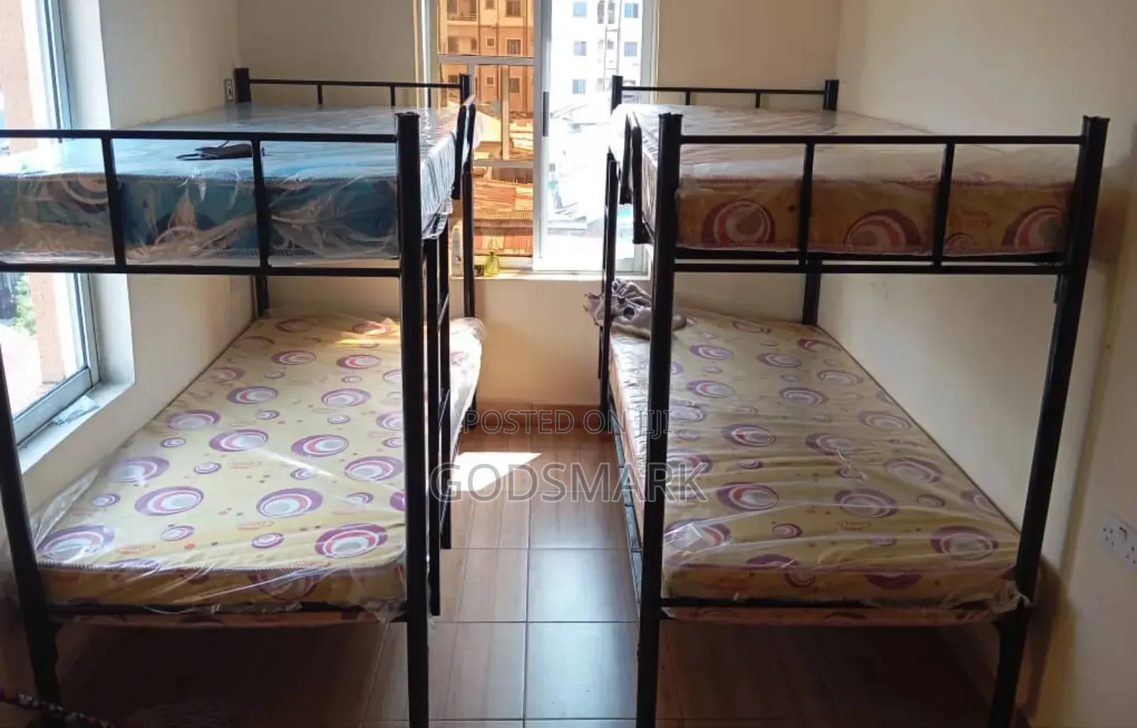 Bunk Bed for Visitor's Room (3*6 Feet) Detachable.