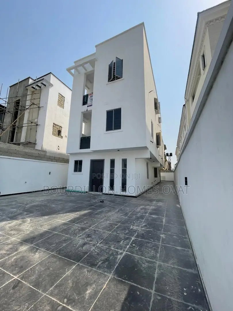 5bdrm Duplex in Lekki Phase 1 for sale
