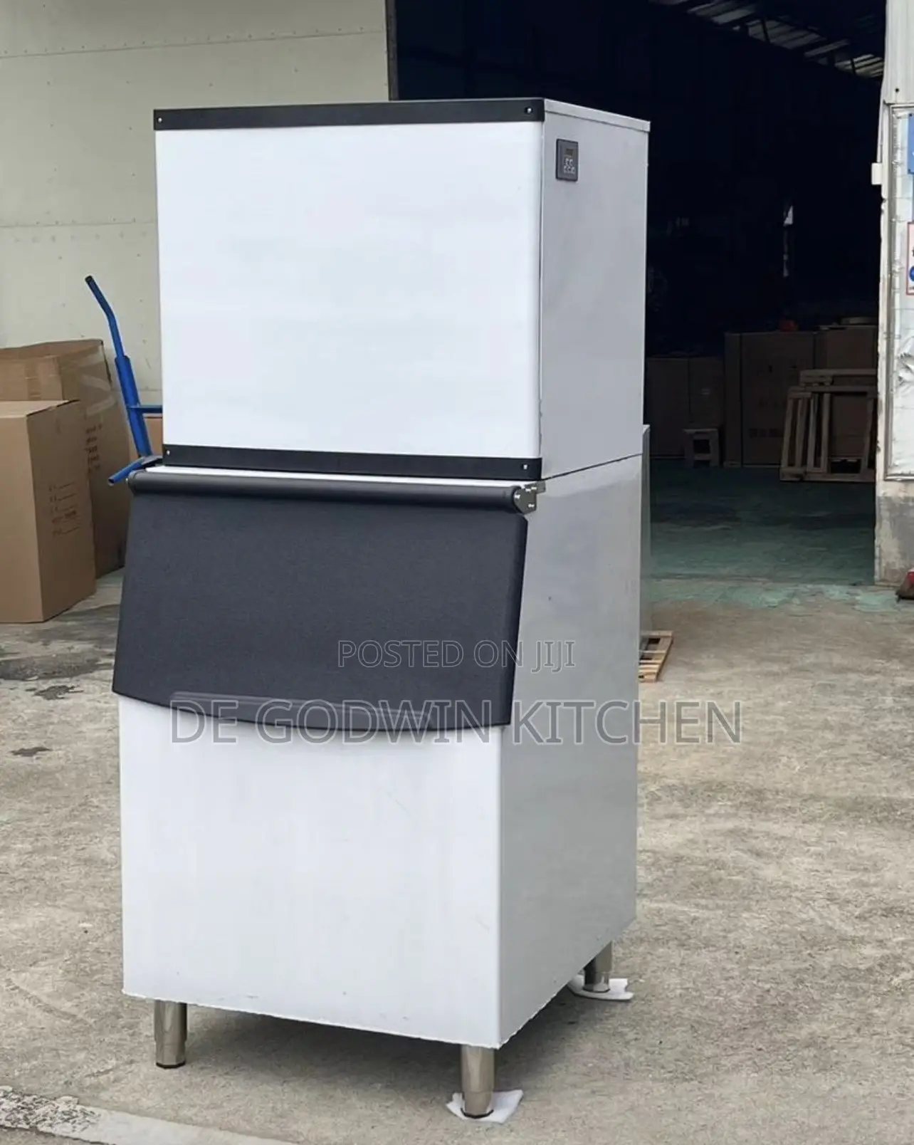 156 Ice Cubes Maker