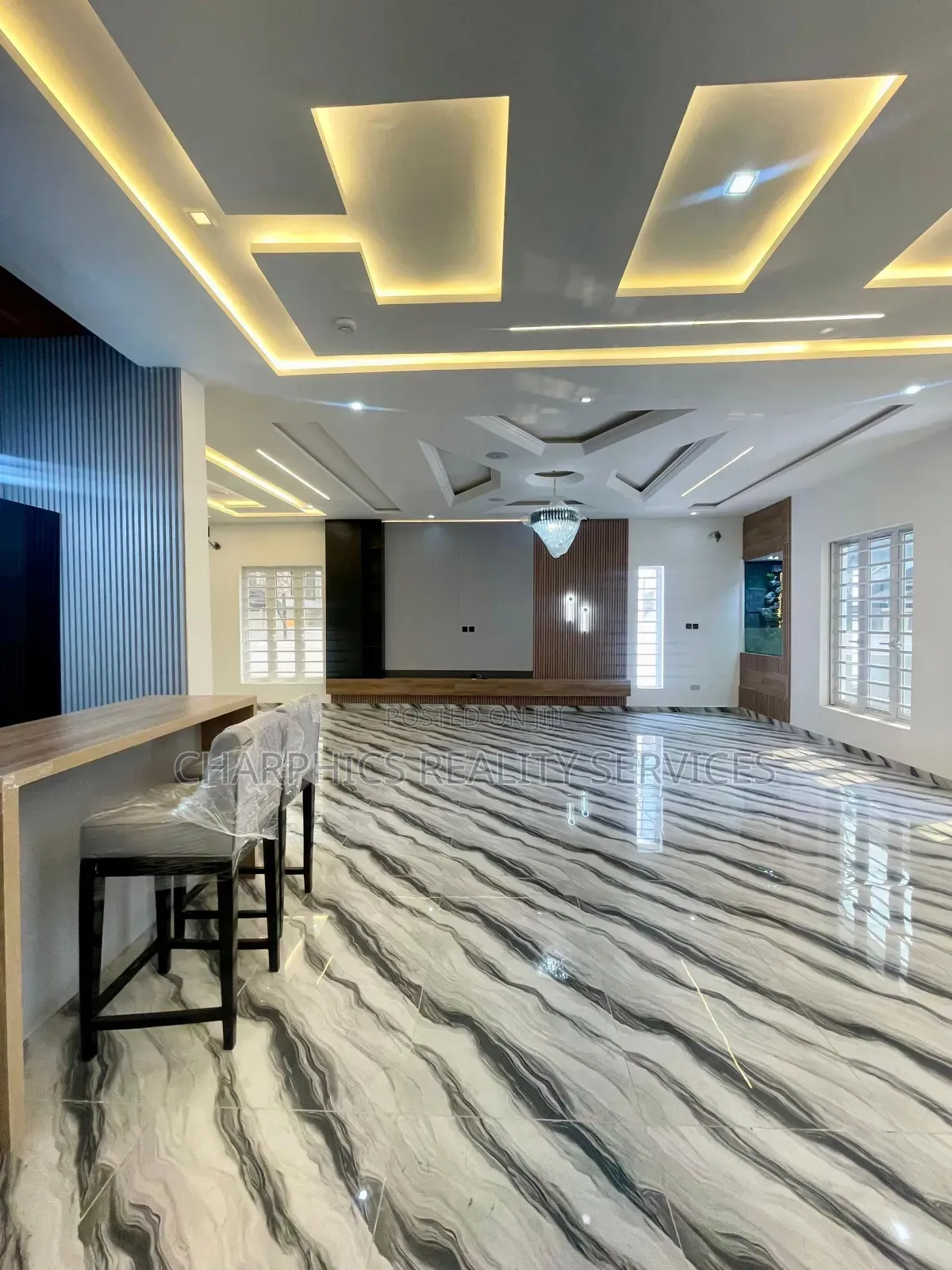 5bdrm Duplex in Ikota for sale