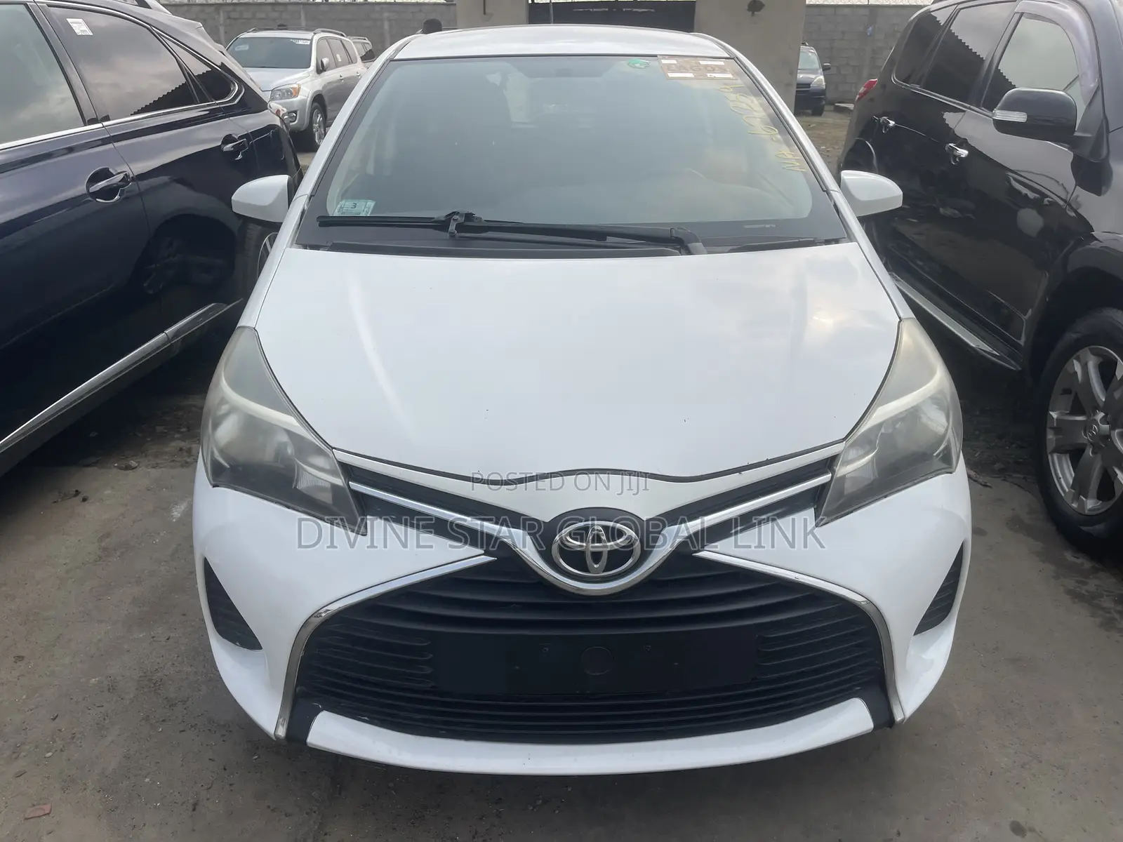 Toyota Yaris 2015 Silver