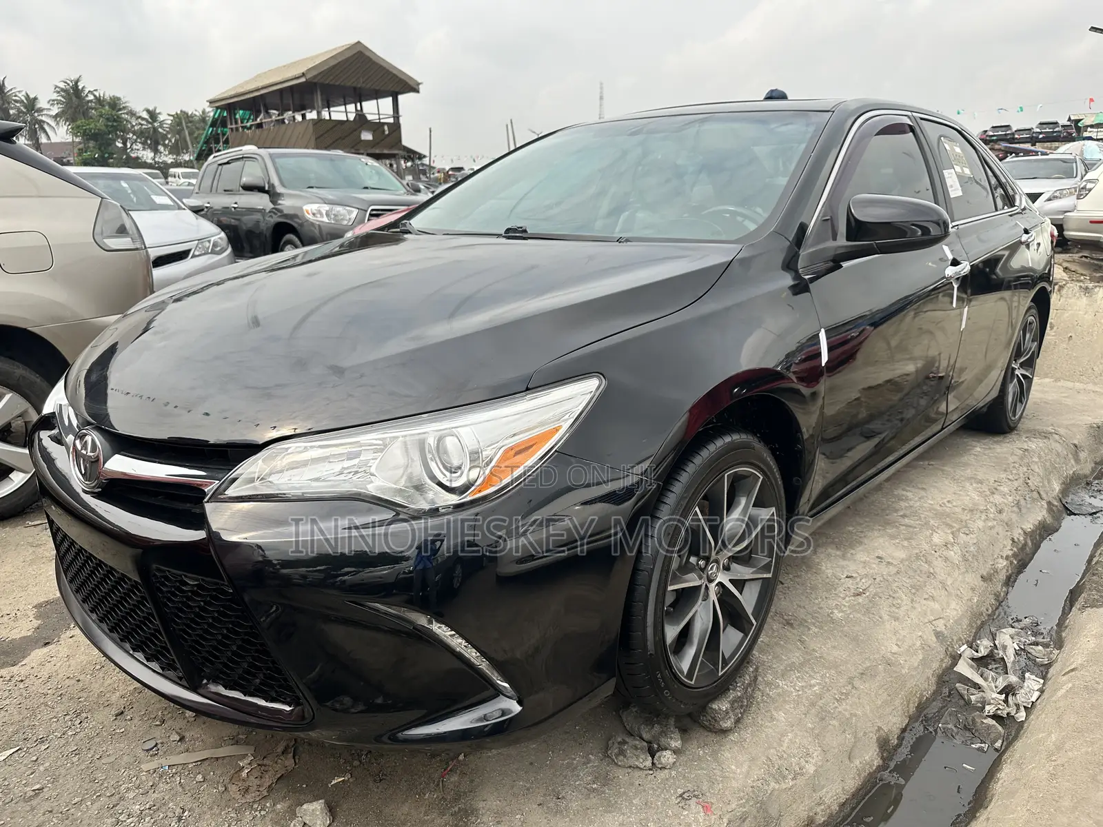 Toyota Camry 2016 Black