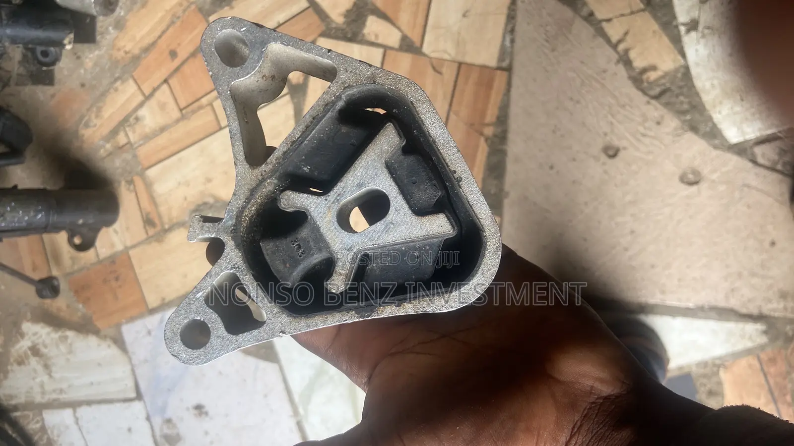 Engine Seat Cla, Gla