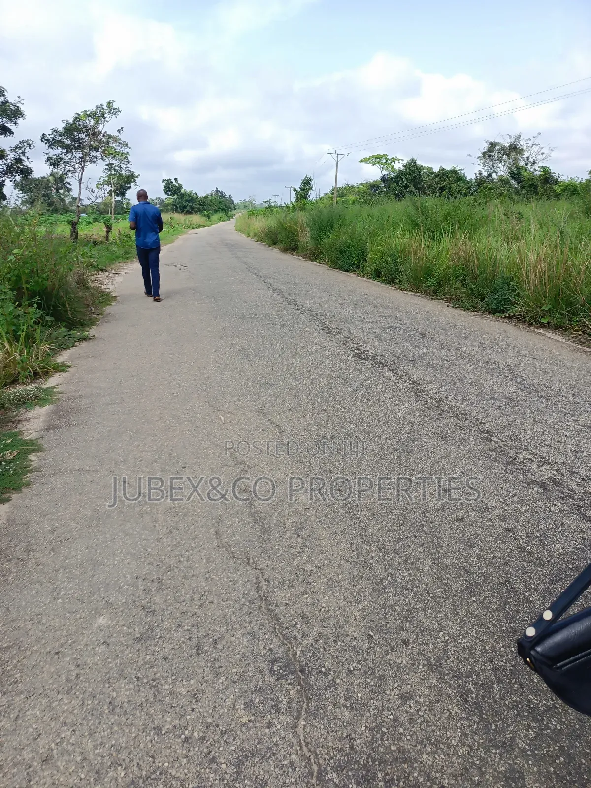 15 Acres of Land Facing Lagos/Ibadan Commercial Use