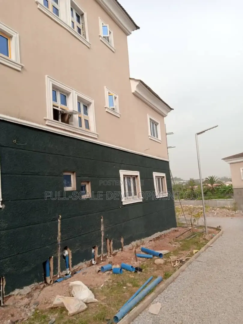 3bdrm House in Brand New 3-Bedroom, Karmo for sale