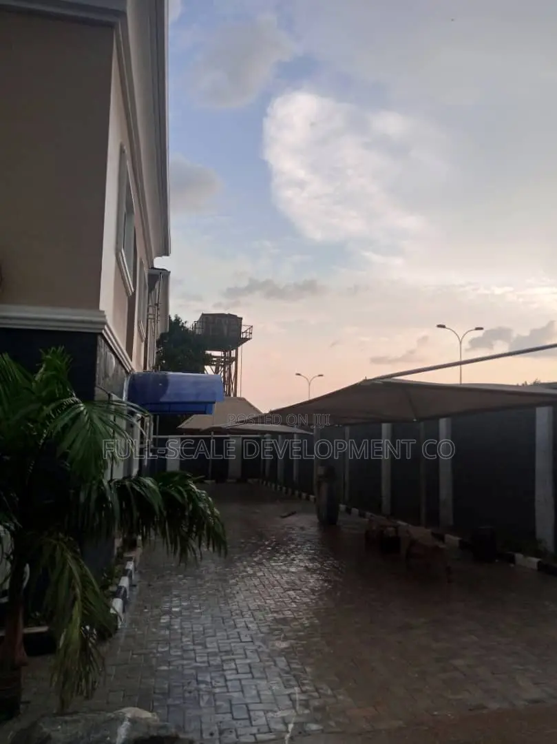 3bdrm House in Brand New 3-Bedroom, Karmo for sale