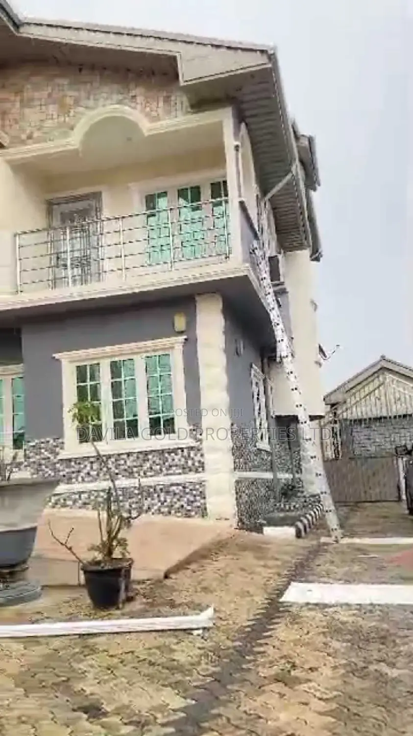 6bdrm Duplex in Benin City for sale