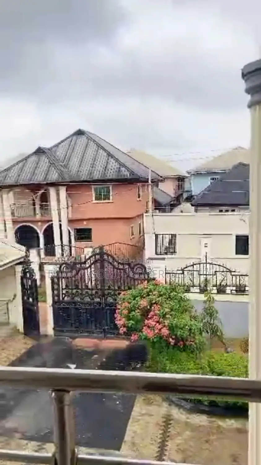 6bdrm Duplex in Benin City for sale