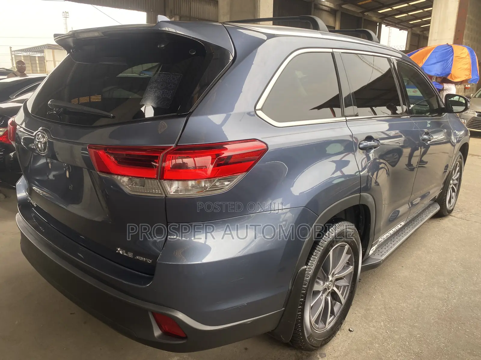 Toyota Highlander XLE 4x4 V6 (3.5L 6cyl 8A) 2018 Blue