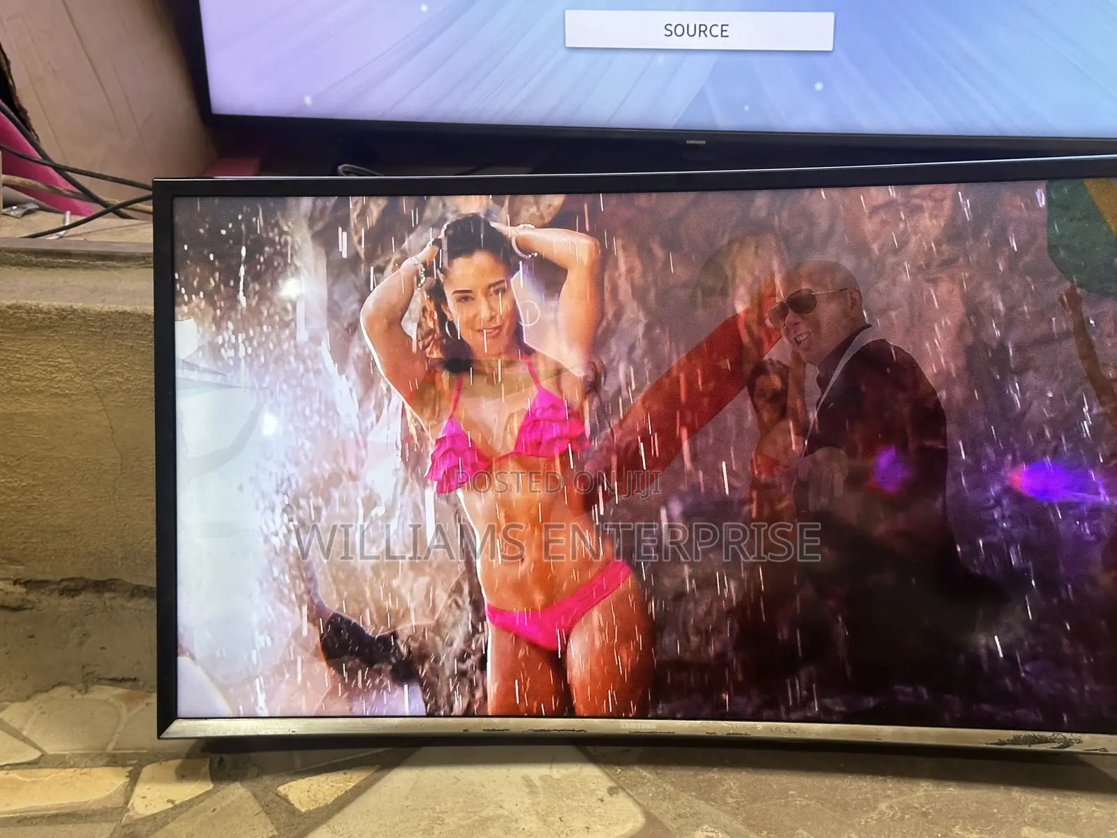 Samsung 32 Inches Curve Smart Tv