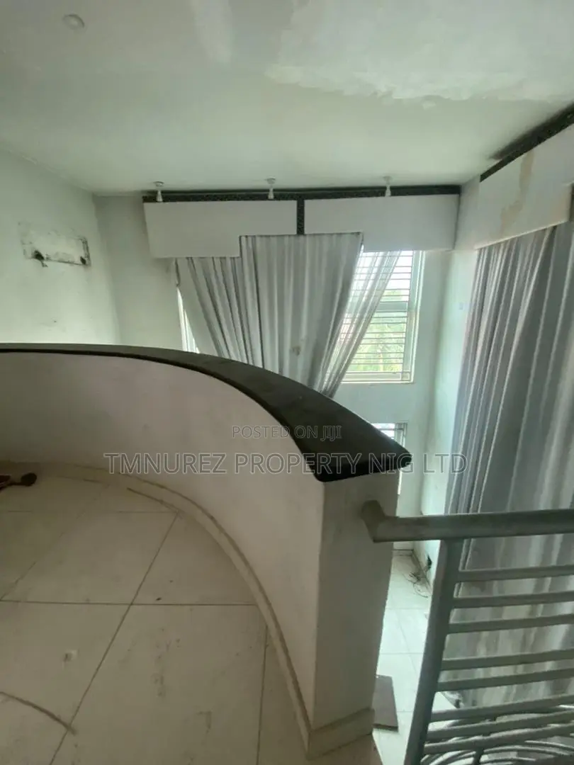 4bdrm Duplex in Lekki Phase1 for rent